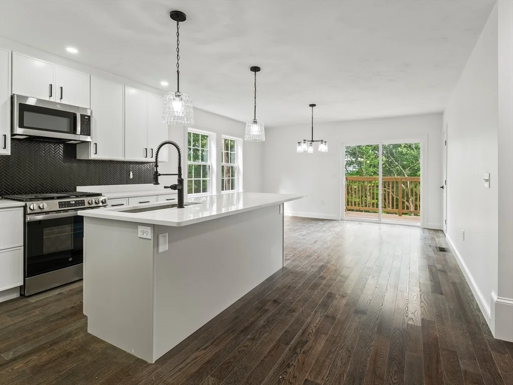 Photo of Unit 422 at 422 Granite Street