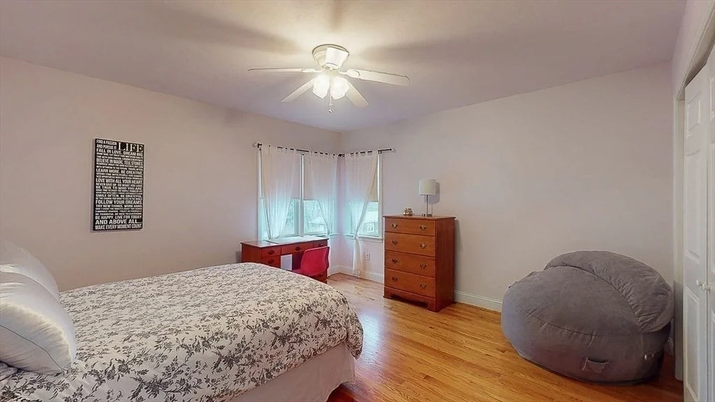 Photo of 7 Nevada Dr