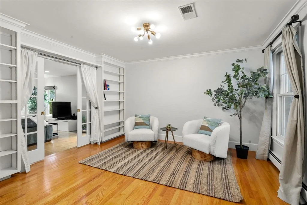 Photo of 35 Whitney Avenue