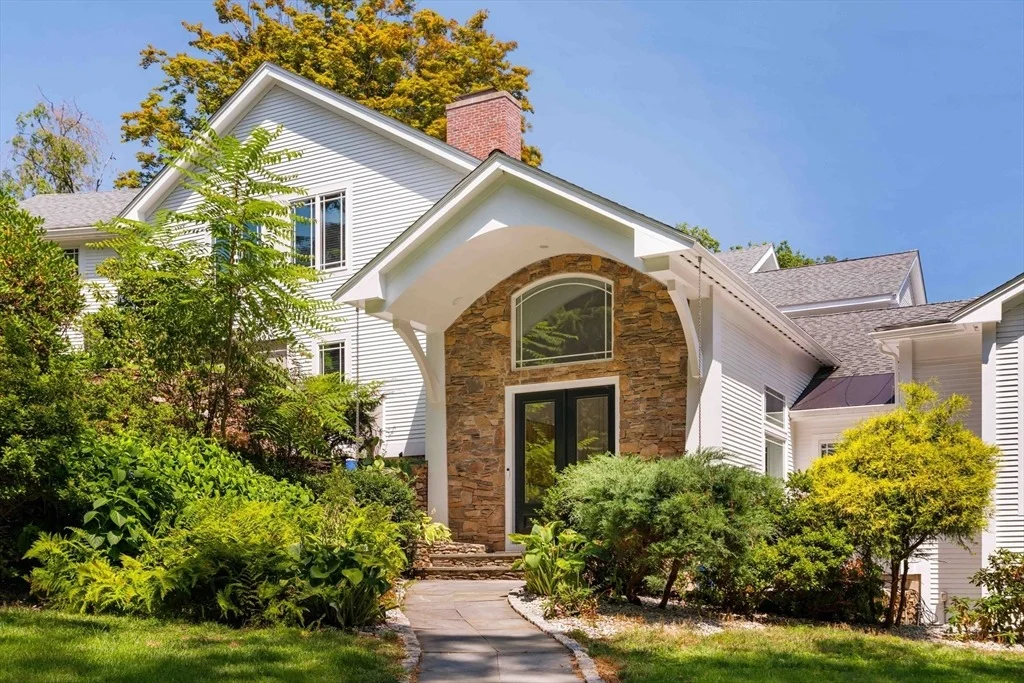 Photo of 100 Westcliff Rd
