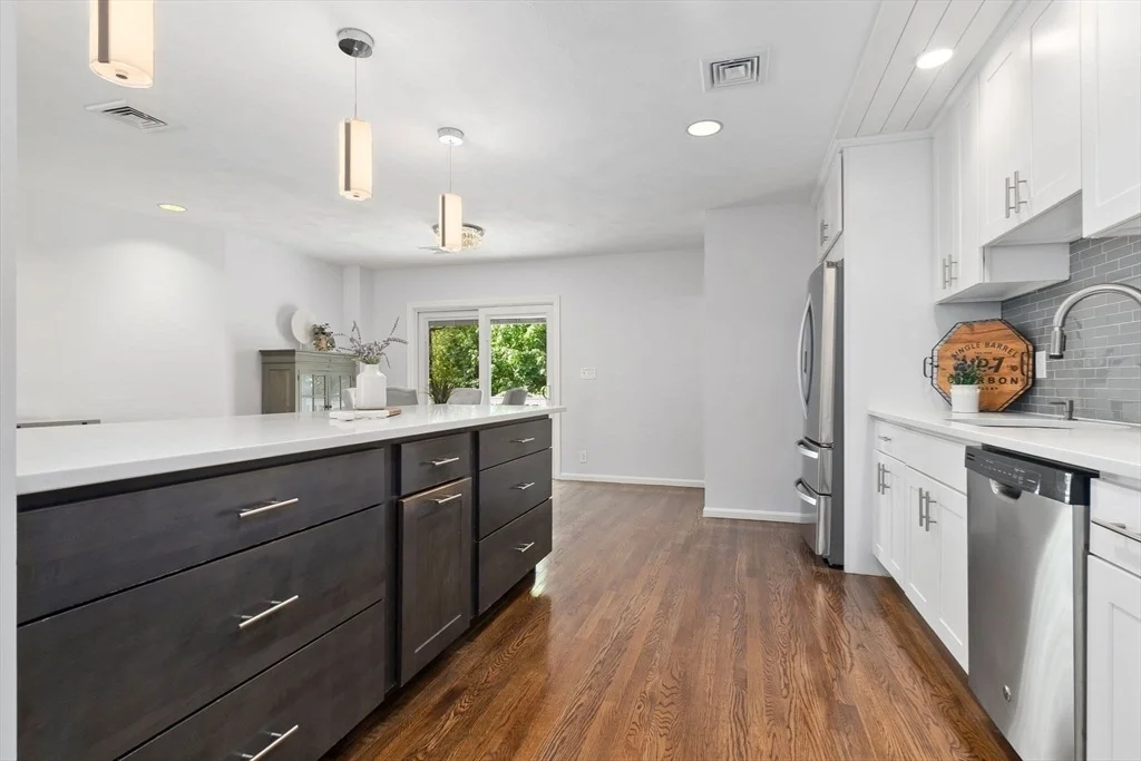 Photo of 194 Springvale Ave