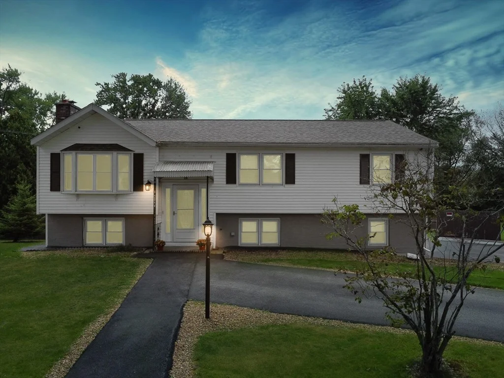 Photo of 26 Oakmeadow Ln