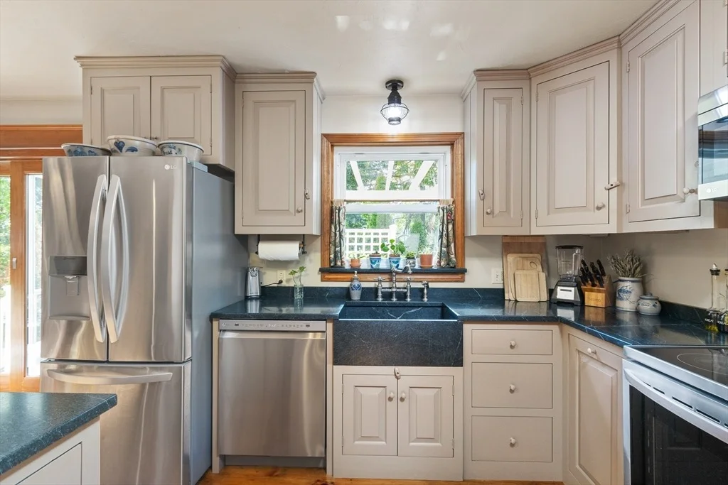 Photo of 298 Torrey Rd