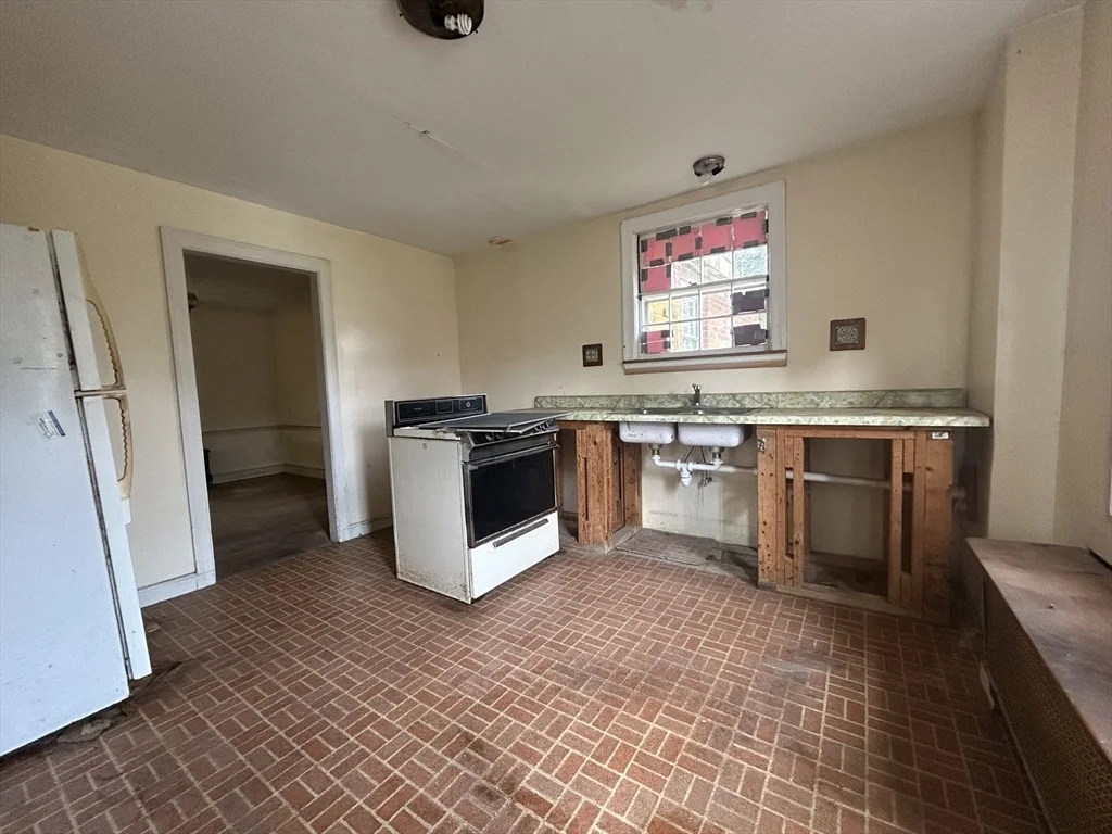 Photo of 327 Appleton St