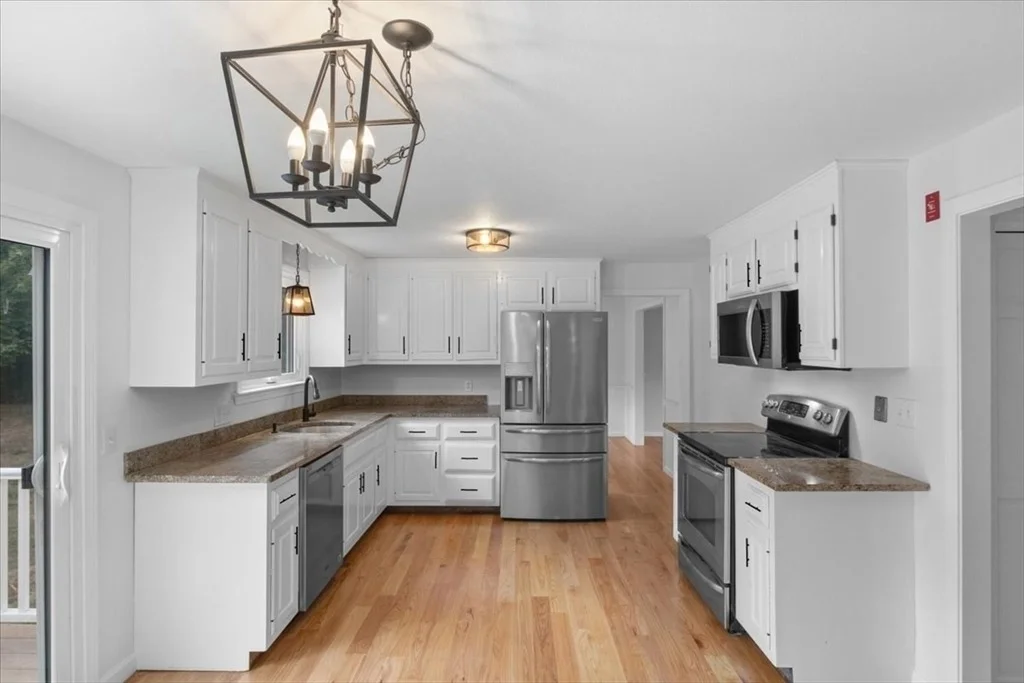 Photo of 33 Barnstable Rd