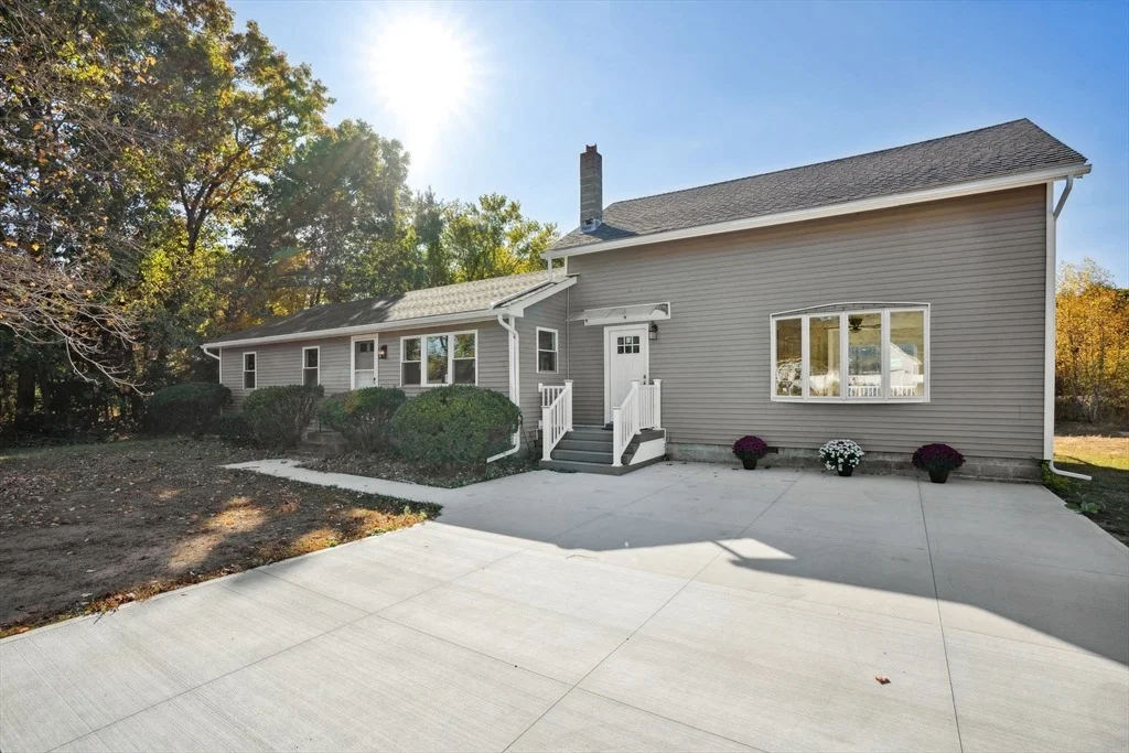 Photo of 154 County Rd