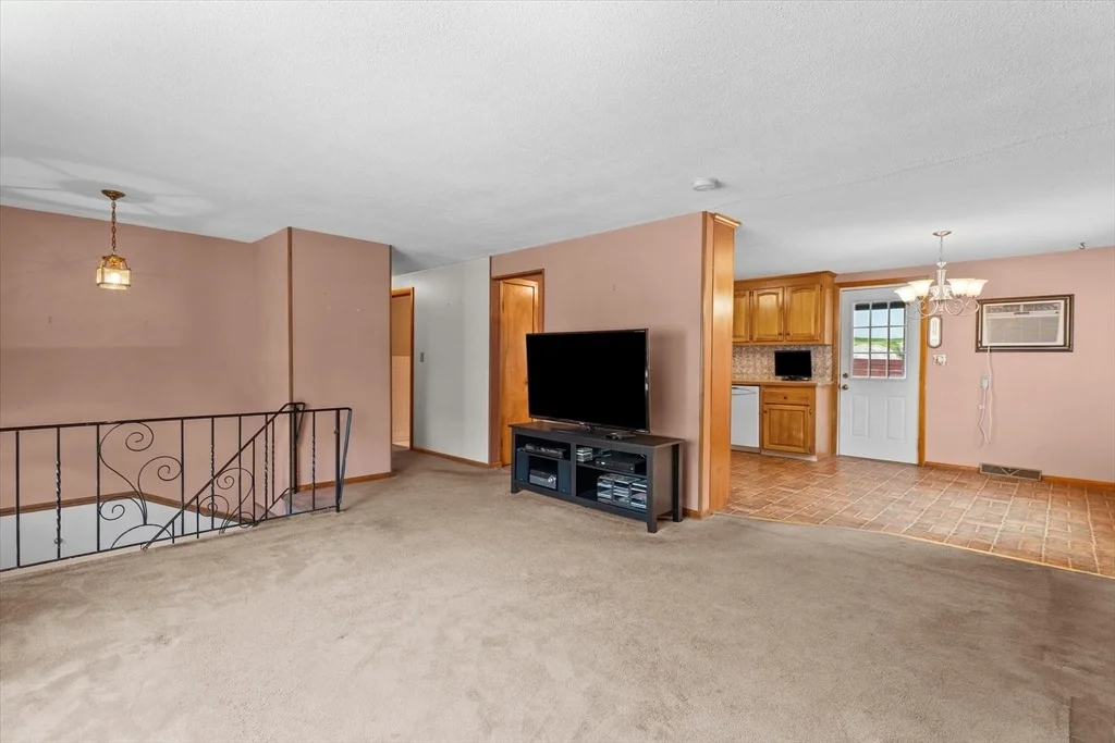 Photo of 9 Hilltop Ave