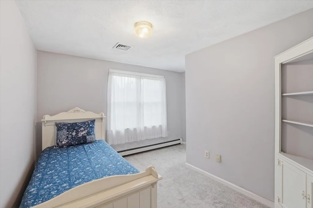 Photo of 32 Millfarm Dr