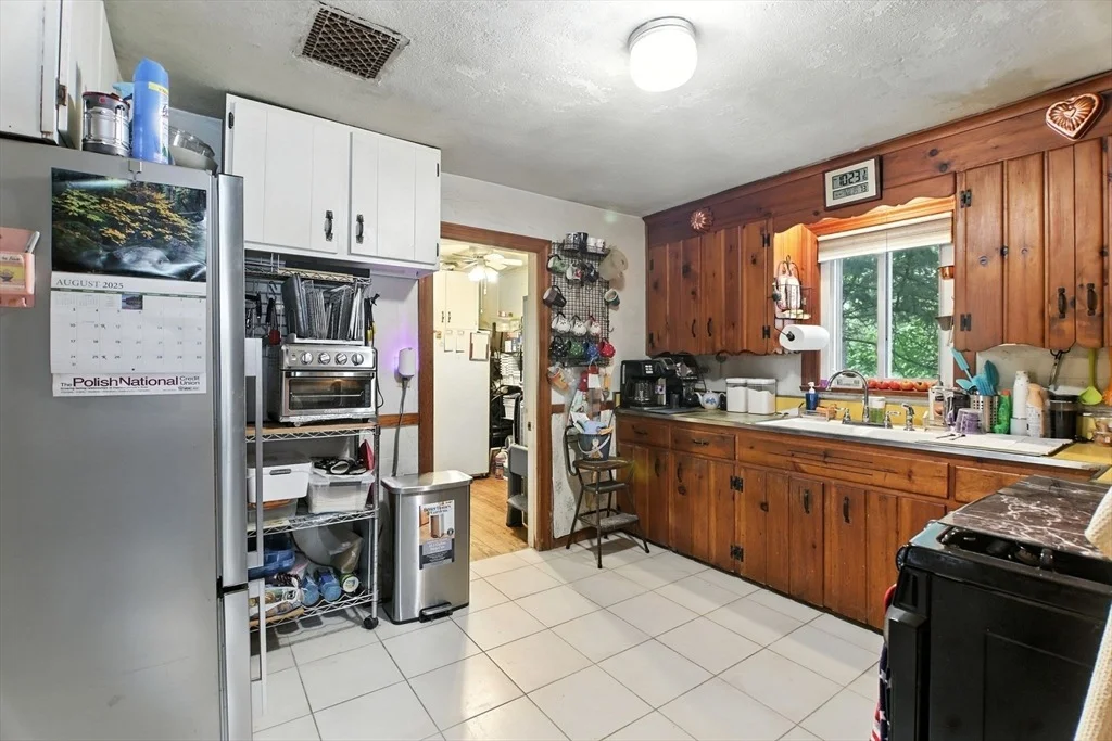 Photo of 2 Lyons St