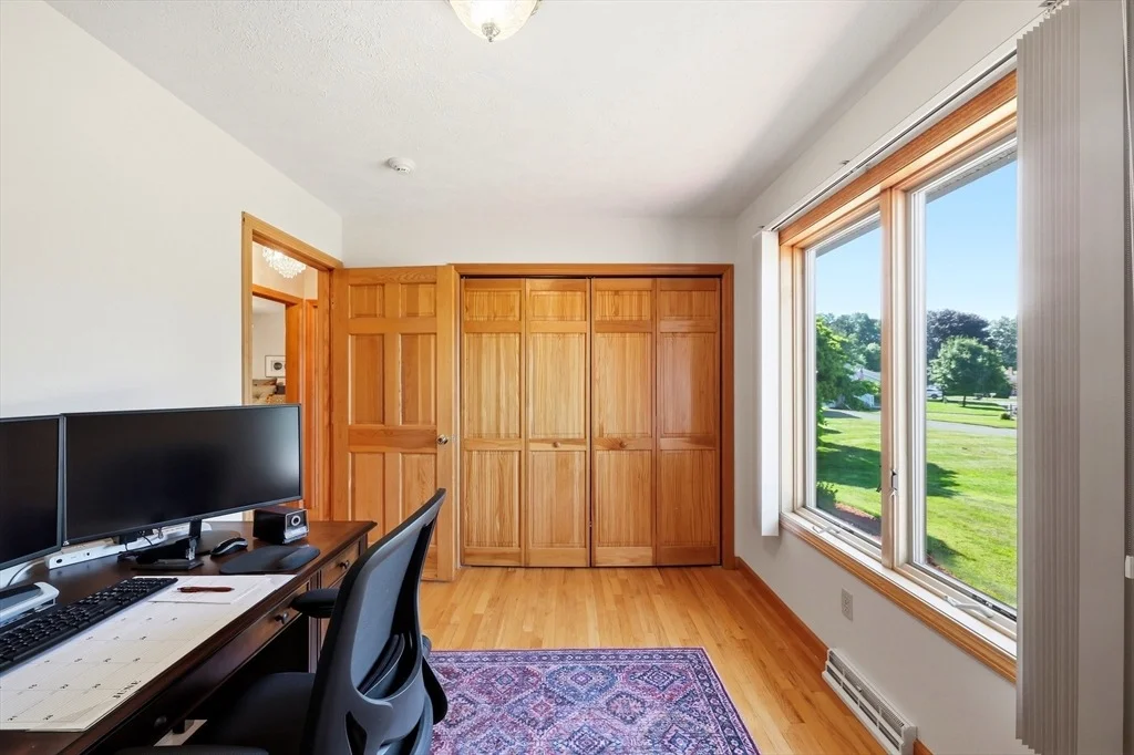 Photo of 142 Oak Knoll Cir
