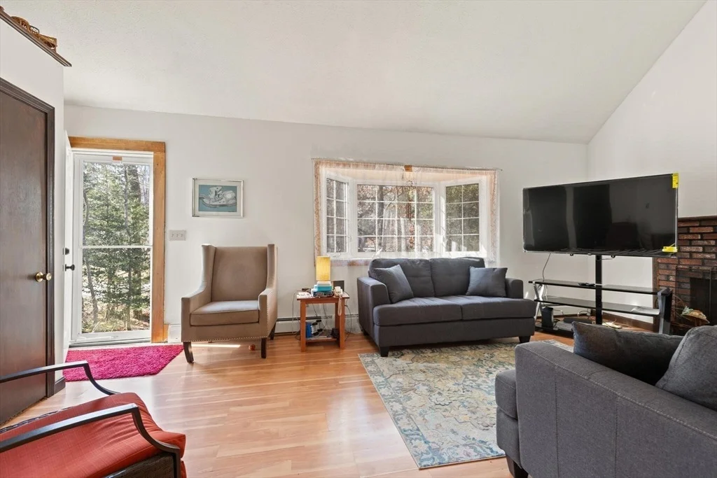 Photo of 73 Deerfield Rd