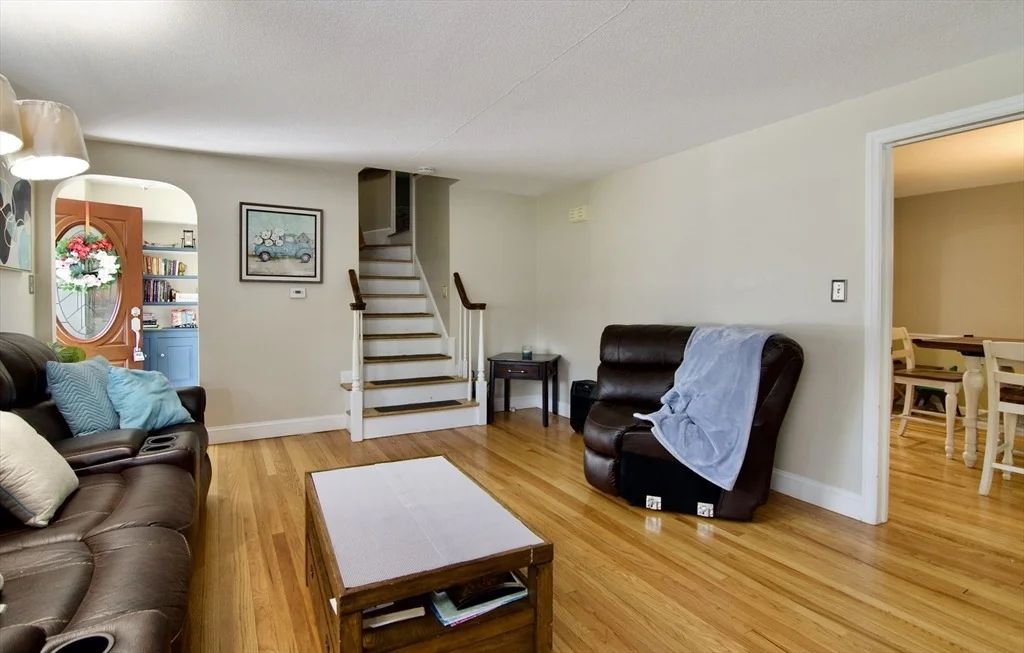 Photo of 55 Bridle Path Rd