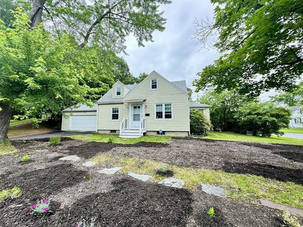 Photo of 169 Beauchamp Ter