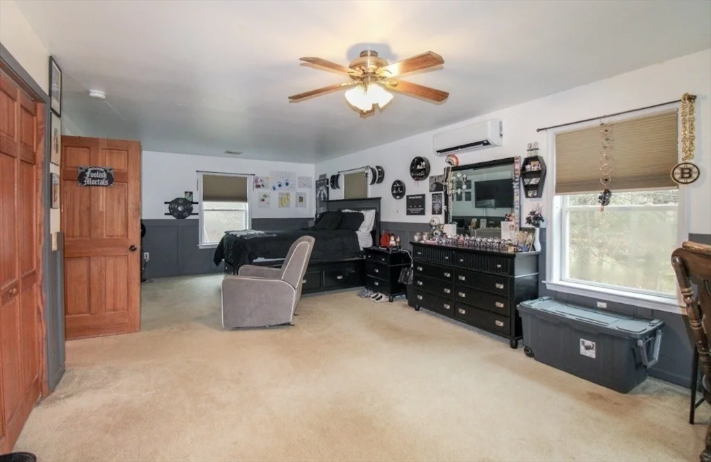 Photo of 261 Greenwich Rd