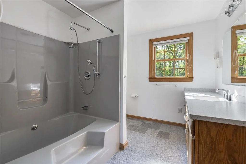 Photo of 27 Sullivan Blvd