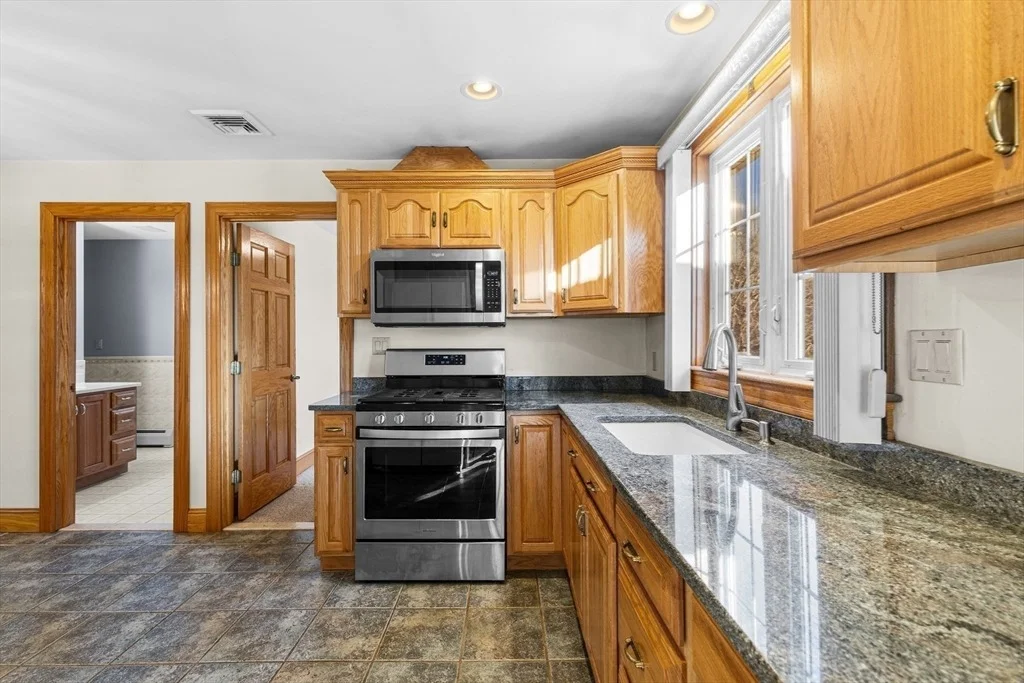 Photo of 7 Deerfield Ln