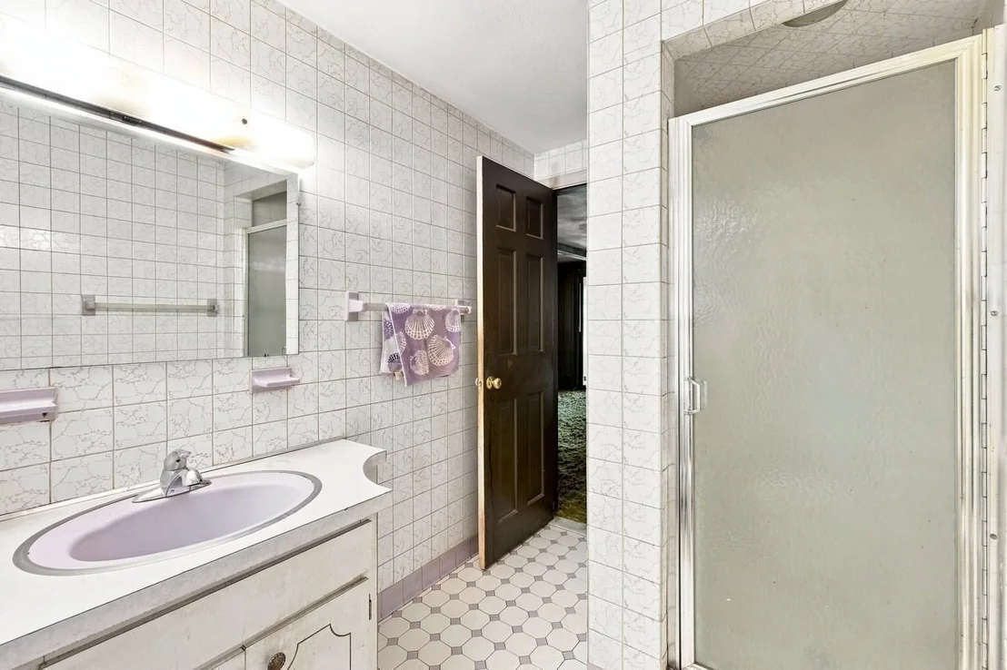 Photo of 8 Charlesgate Road