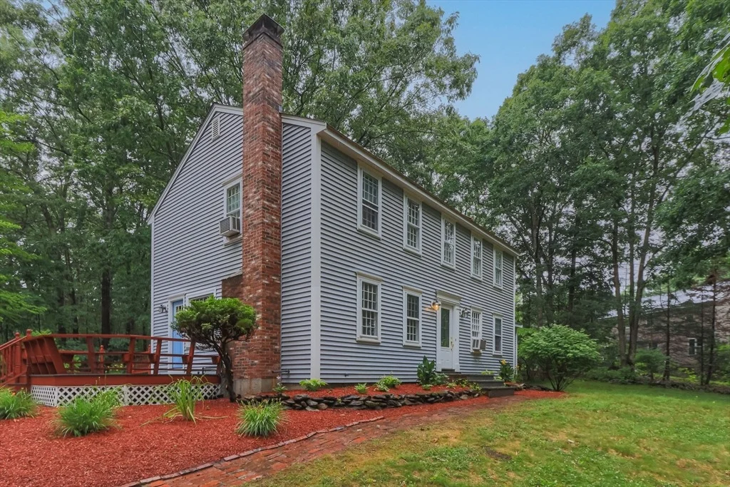 Photo of 551 Old Dunstable Road