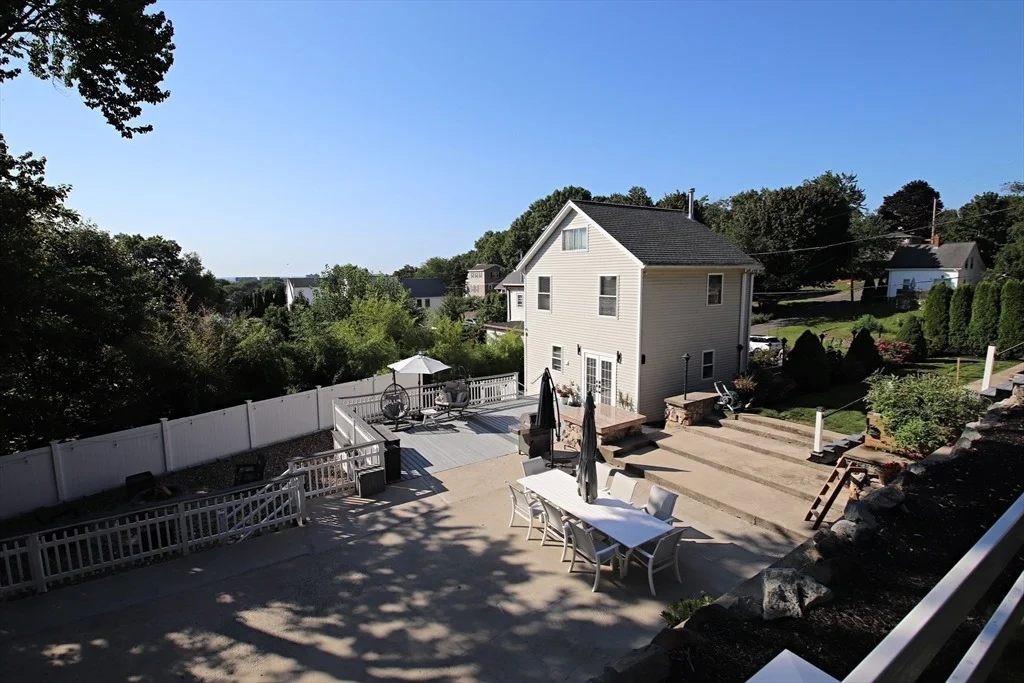 Photo of 27 Overlea Avenue