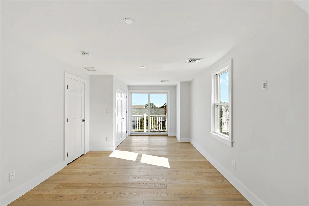 Photo of 59 Tupper Ave