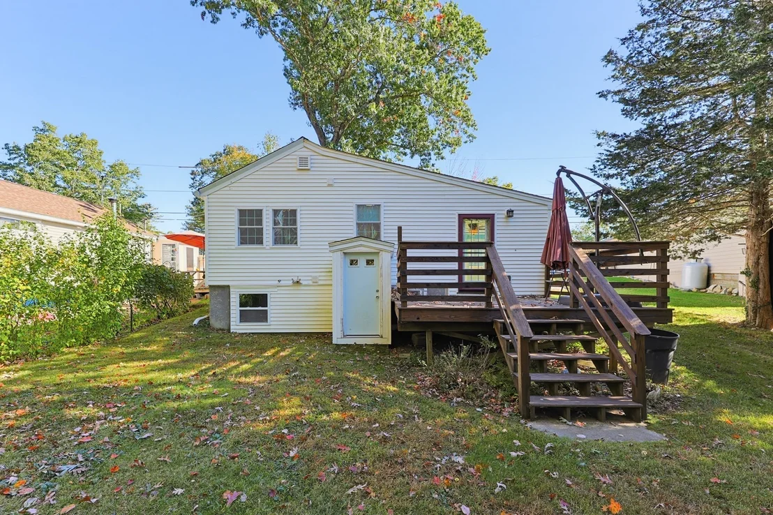 Photo of 116 Lakeshore Dr