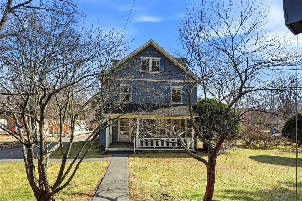 Photo of 242 Lexington Rd