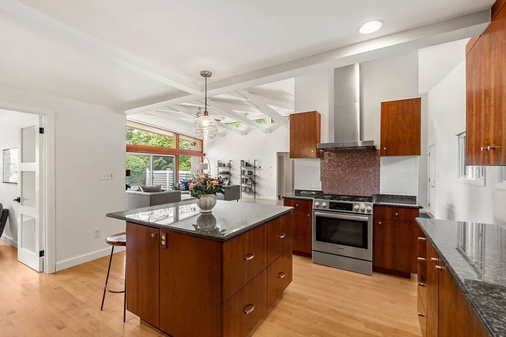 Photo of 285 Brush Hill Rd