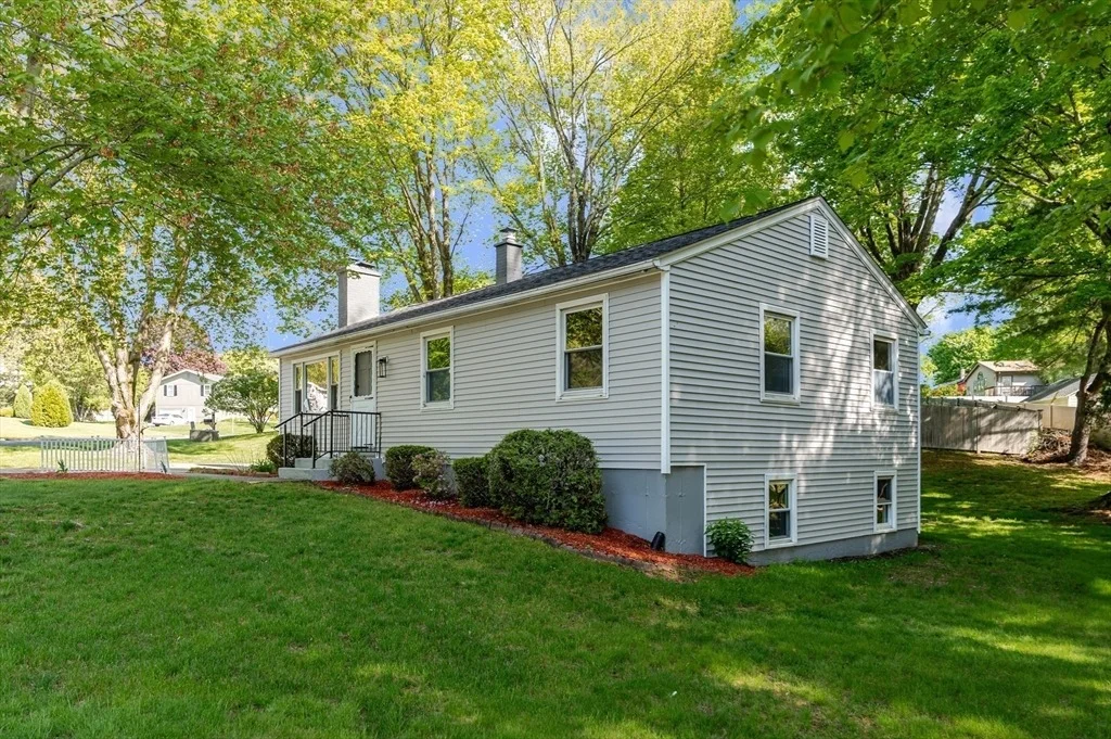 Photo of 20 Meadowbrook Dr