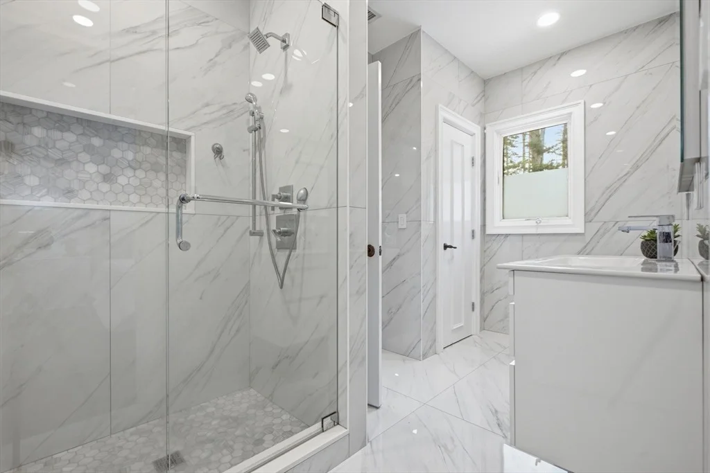Photo of 8 Janice Ave