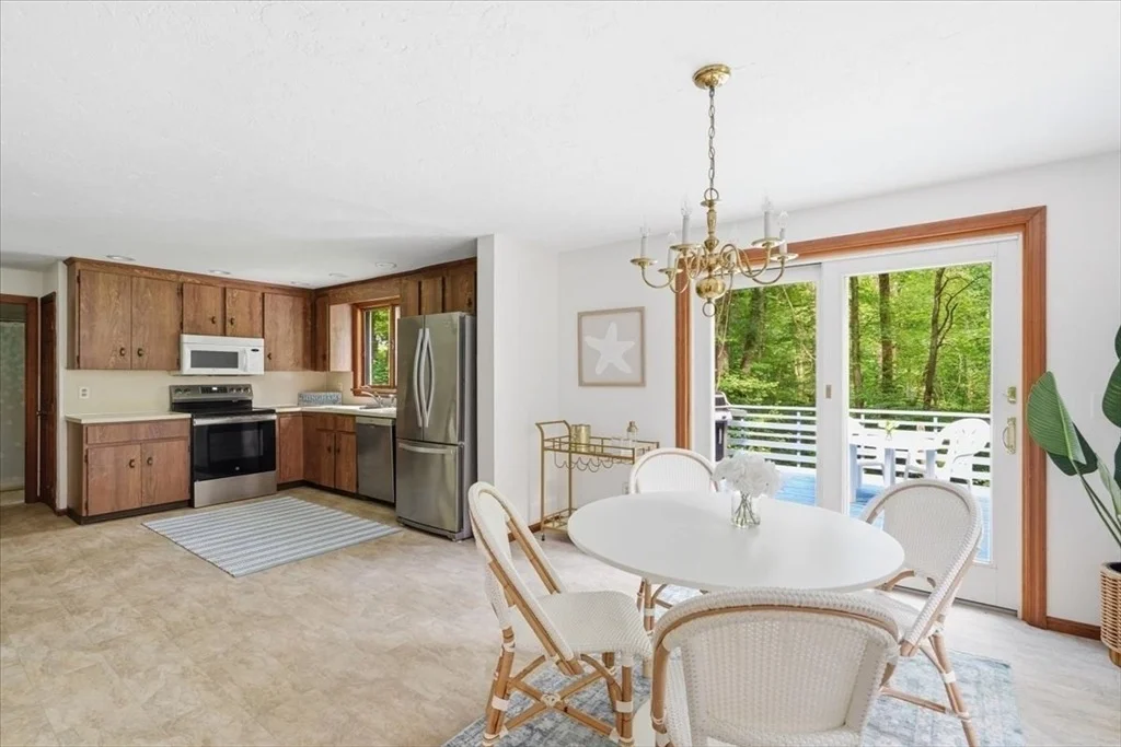 Photo of 200 Cushing St