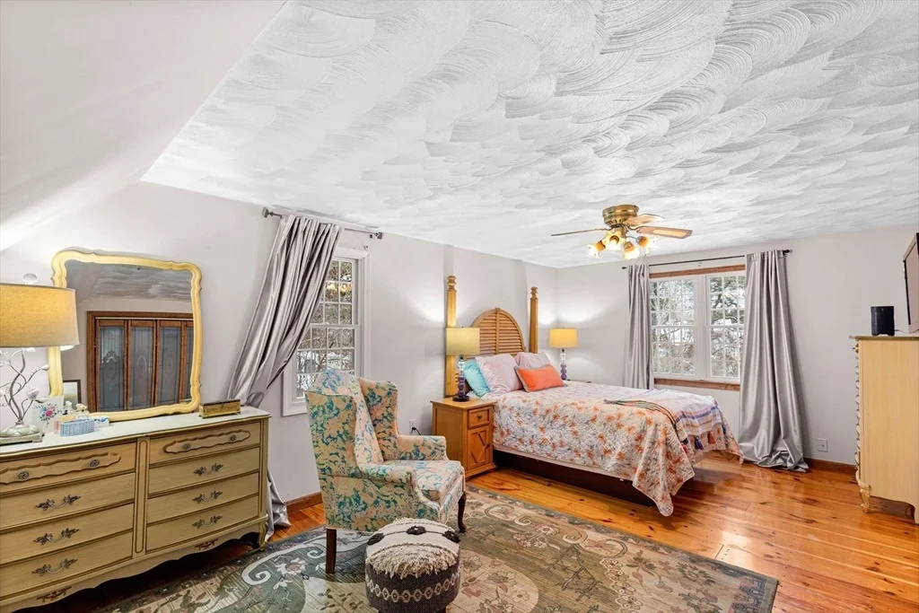 Photo of 37 Triangle Cir