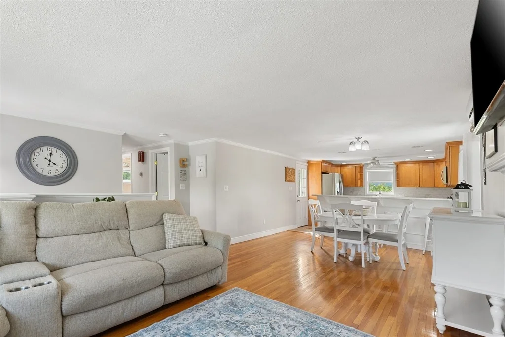 Photo of 10 Murdock Dr
