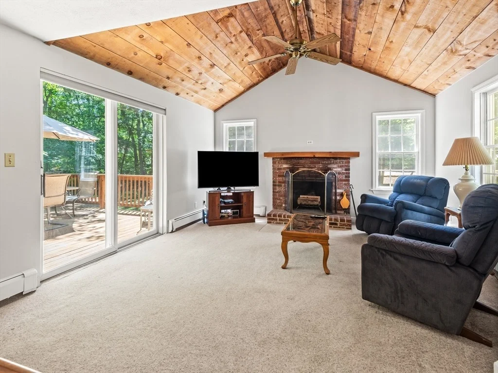 Photo of 14 Running Brook Cir