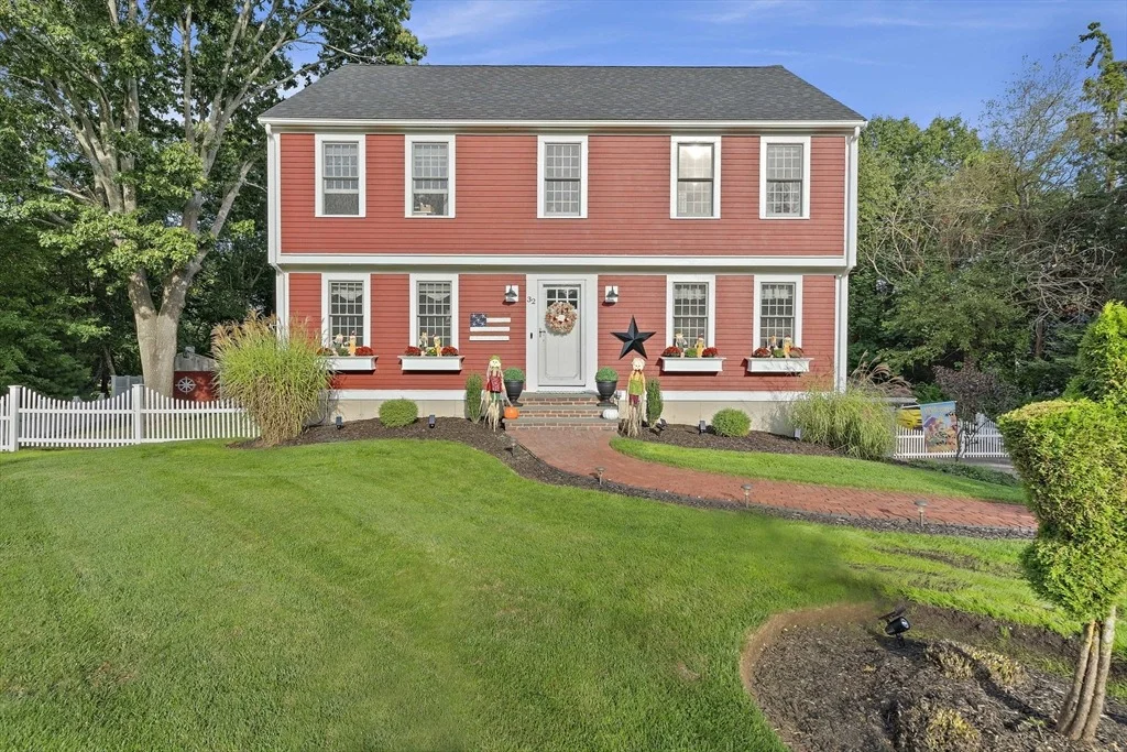 Photo of 32 Bourne Park Ave