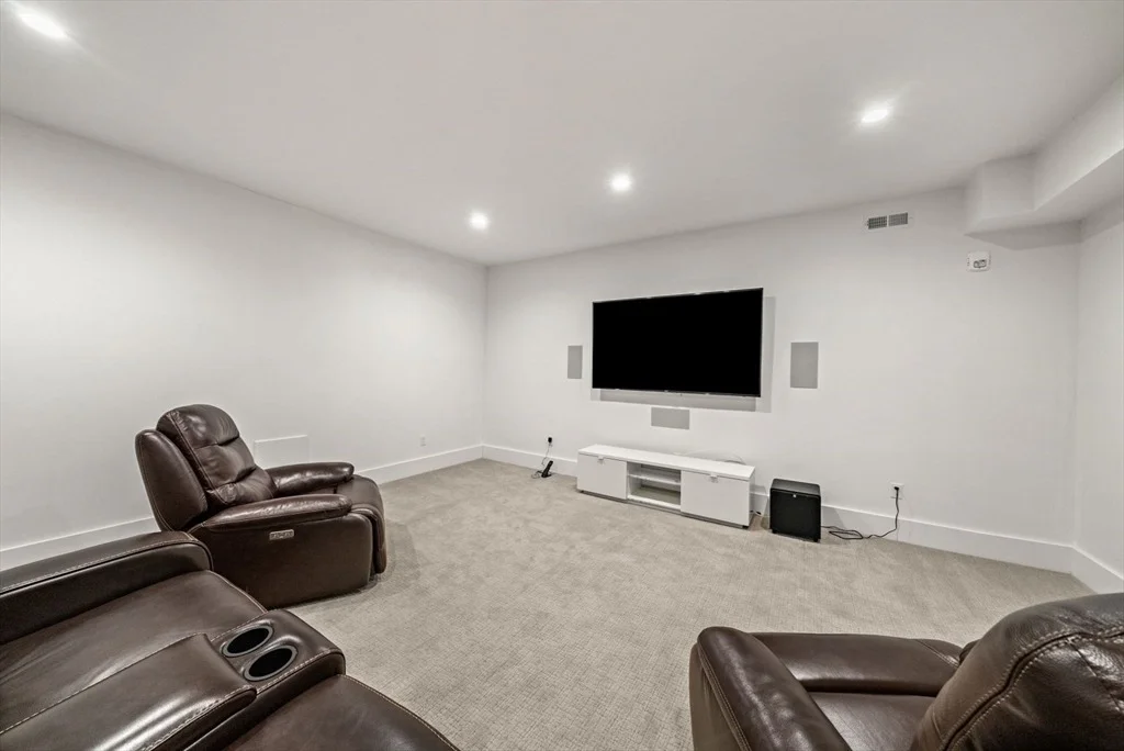 Photo of 11 Winthrop Circle