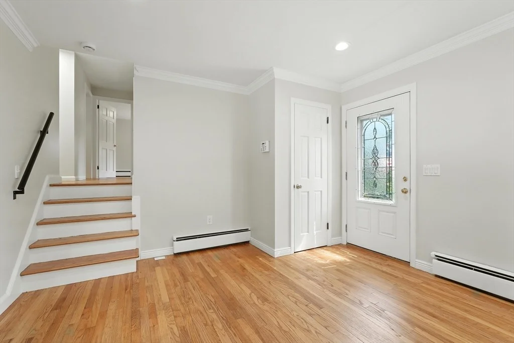 Photo of 15 Oak Bluff Cir