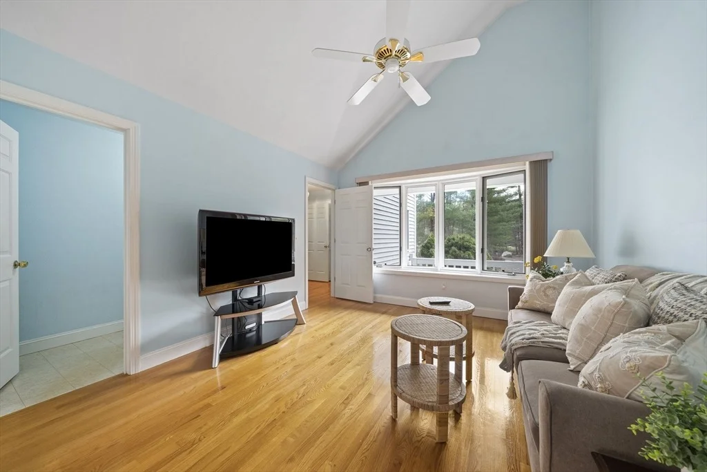 Photo of 67 Henderson Ln