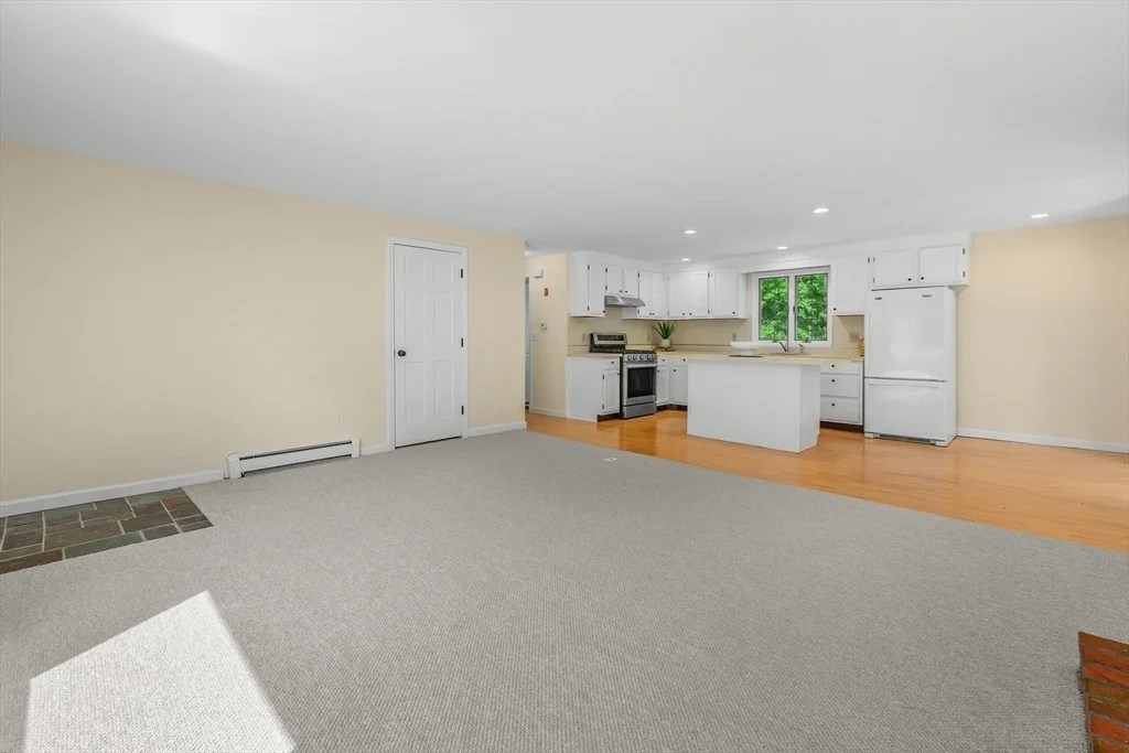 Photo of 295 Westwind Cir