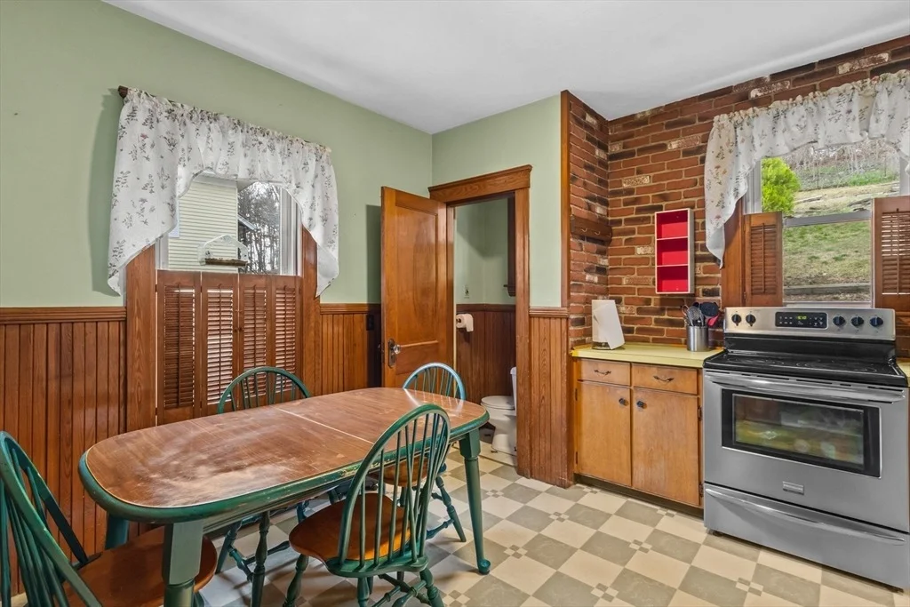 Photo of 35 Chesterfield Rd