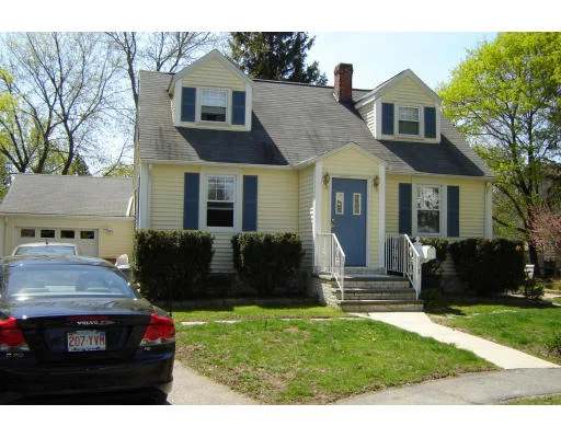 Photo of 7 Lantern Ln