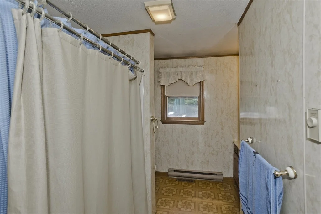 Photo of 597 Amherst Rd