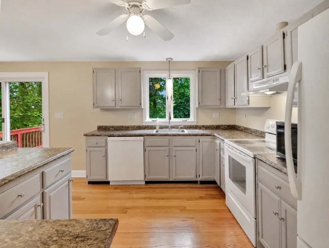 Photo of 16 Andrew Avenue