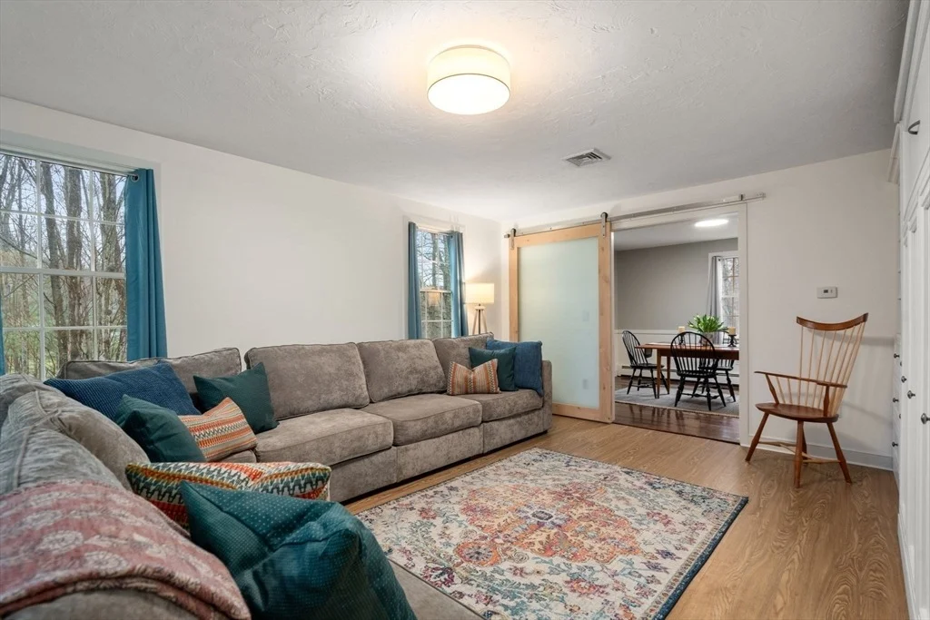 Photo of 735 Prentice