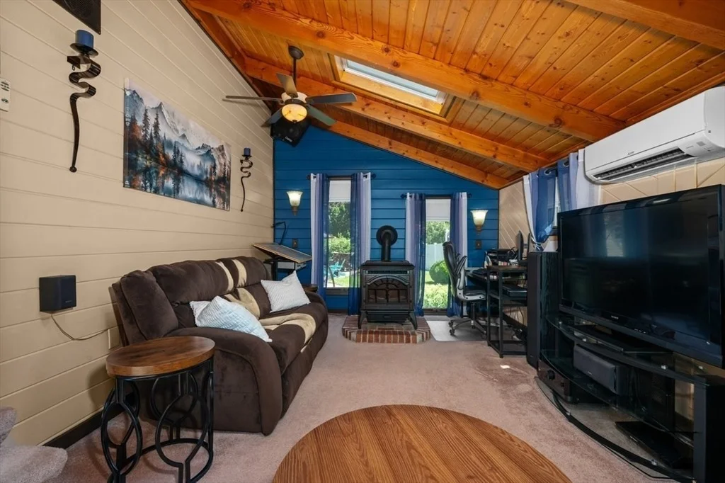 Photo of 33 Scenic Ave