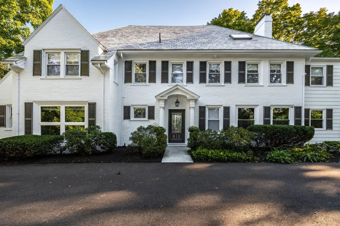 Photo of 1175 Centre St