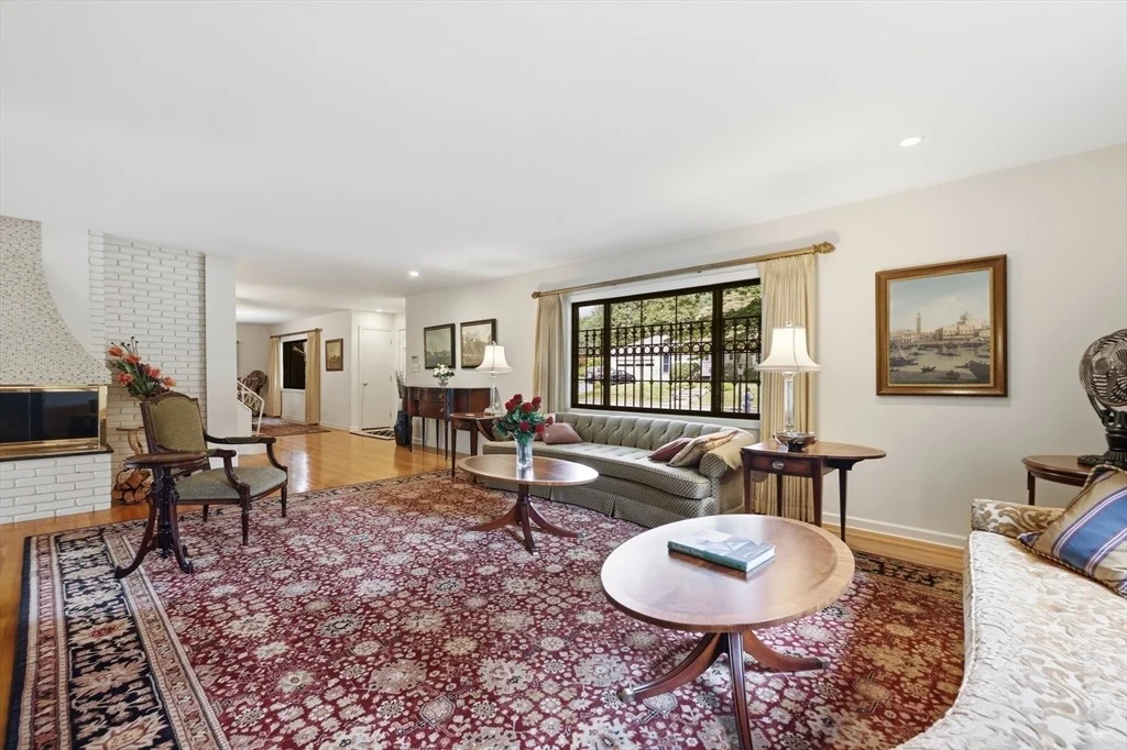 Photo of 5 Rollingwood Dr
