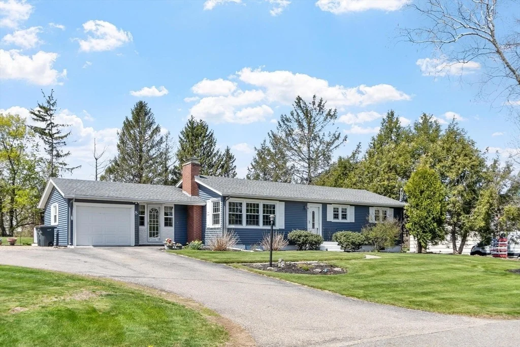 Photo of 8 Burtenmare Circle
