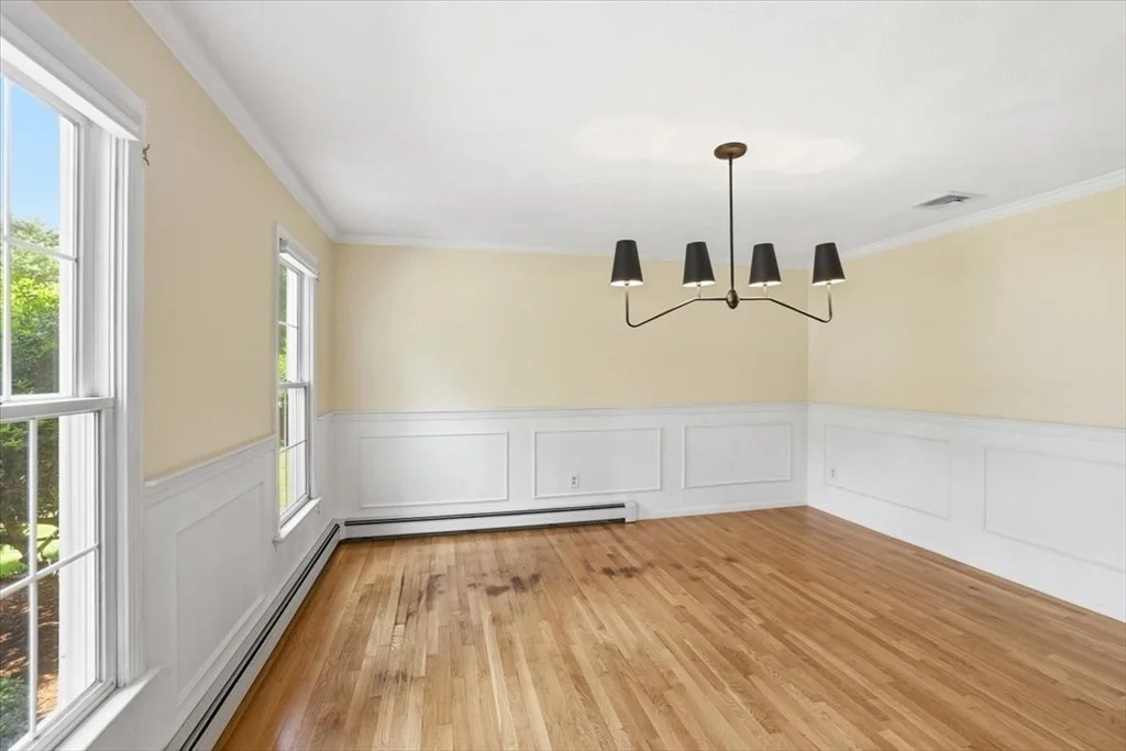 Photo of 32 Millfarm Dr