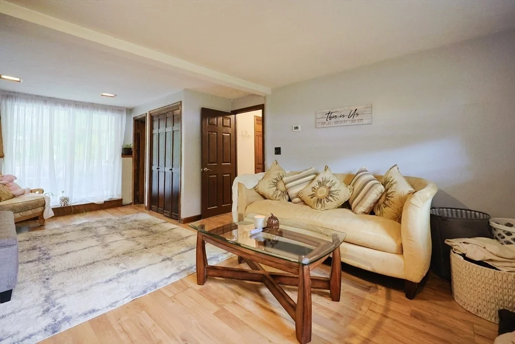 Photo of 7 Sara Dr