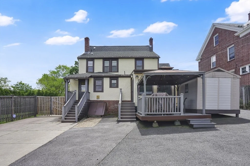 Photo of 146 Bellevue Ave